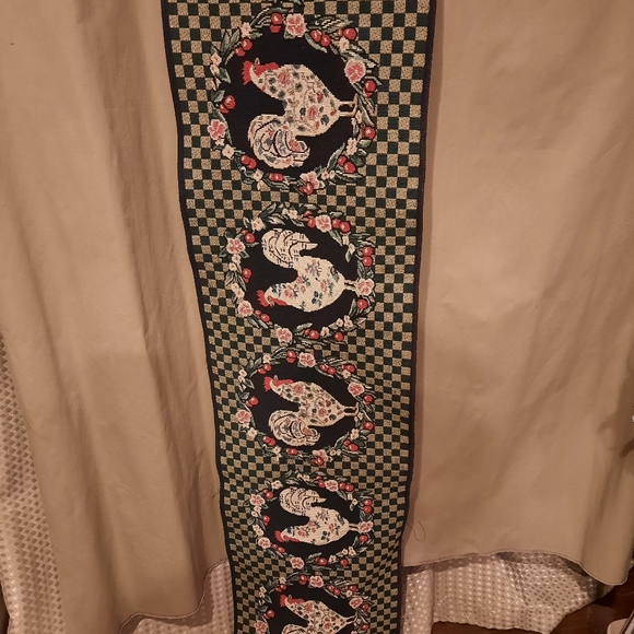 Country Rooster Tapestry Table Runner - Picture 8 of 8